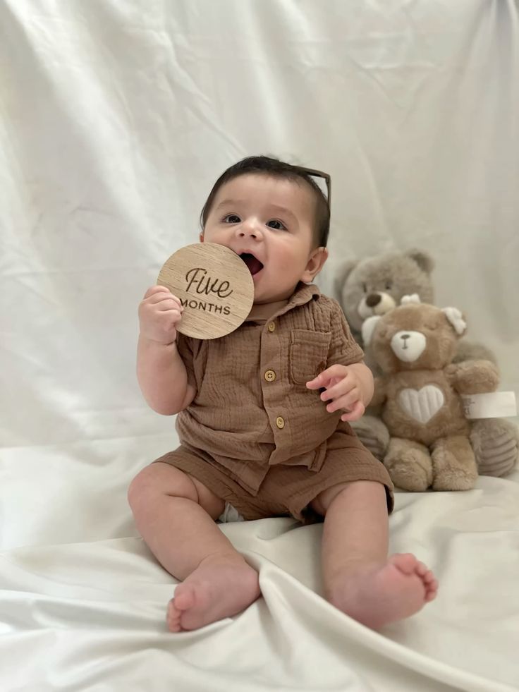 30 5Months Baby Photoshoot Boy Ideas So Cute