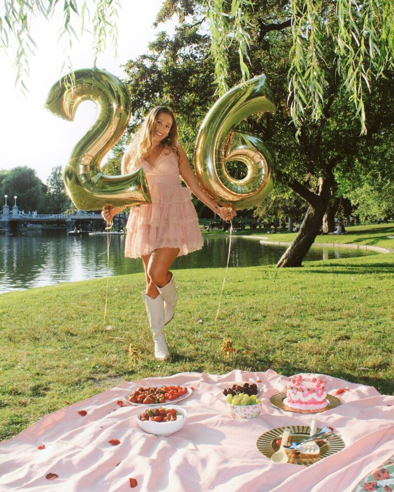 30 Classy Birthday Photoshoot Ideas That Look Stunning