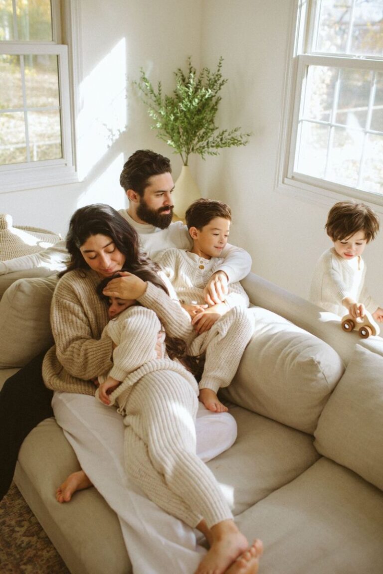 30 In Home Family Photo Shoot Ideas Full Of Warmth