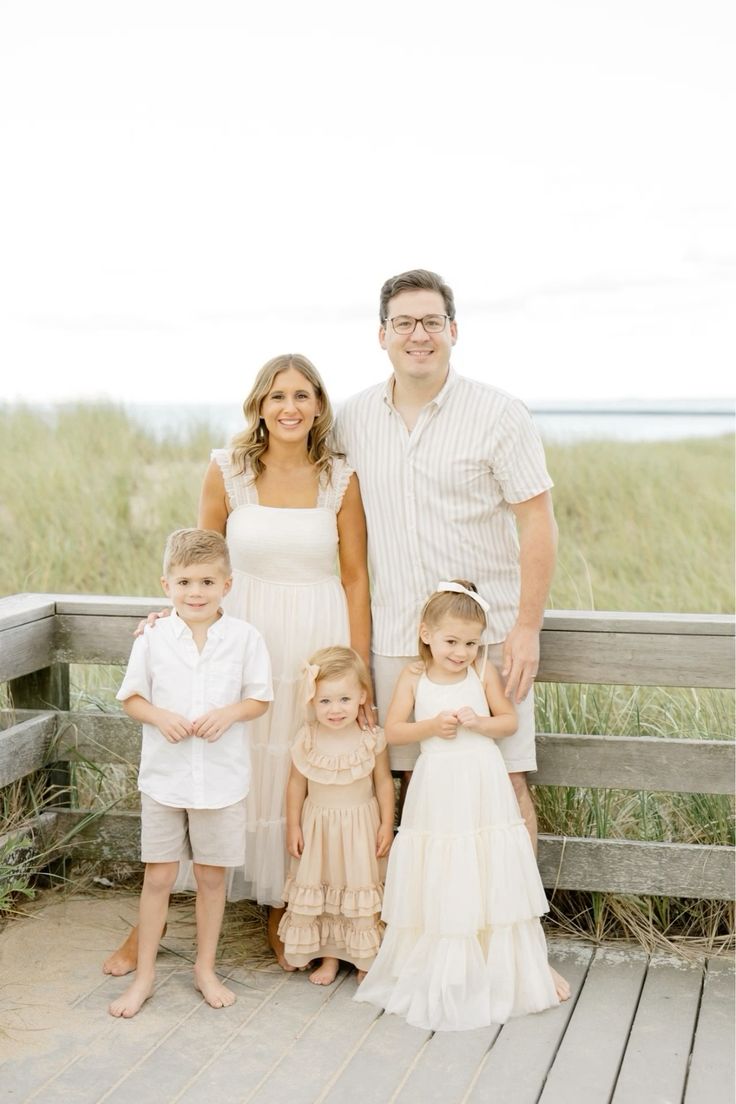 30 Neutral Fall Family Photo Outfits Ideas You Need